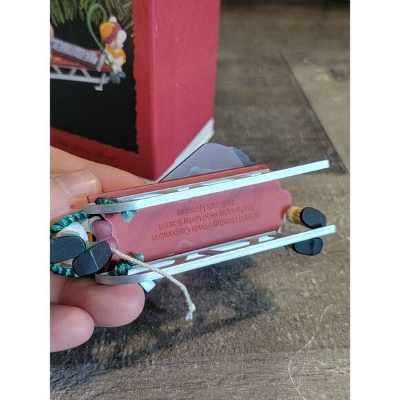 Hallmark time for a treat 1996 ornament Xmas Decor mouse Hershey's - Picture 6 of 6